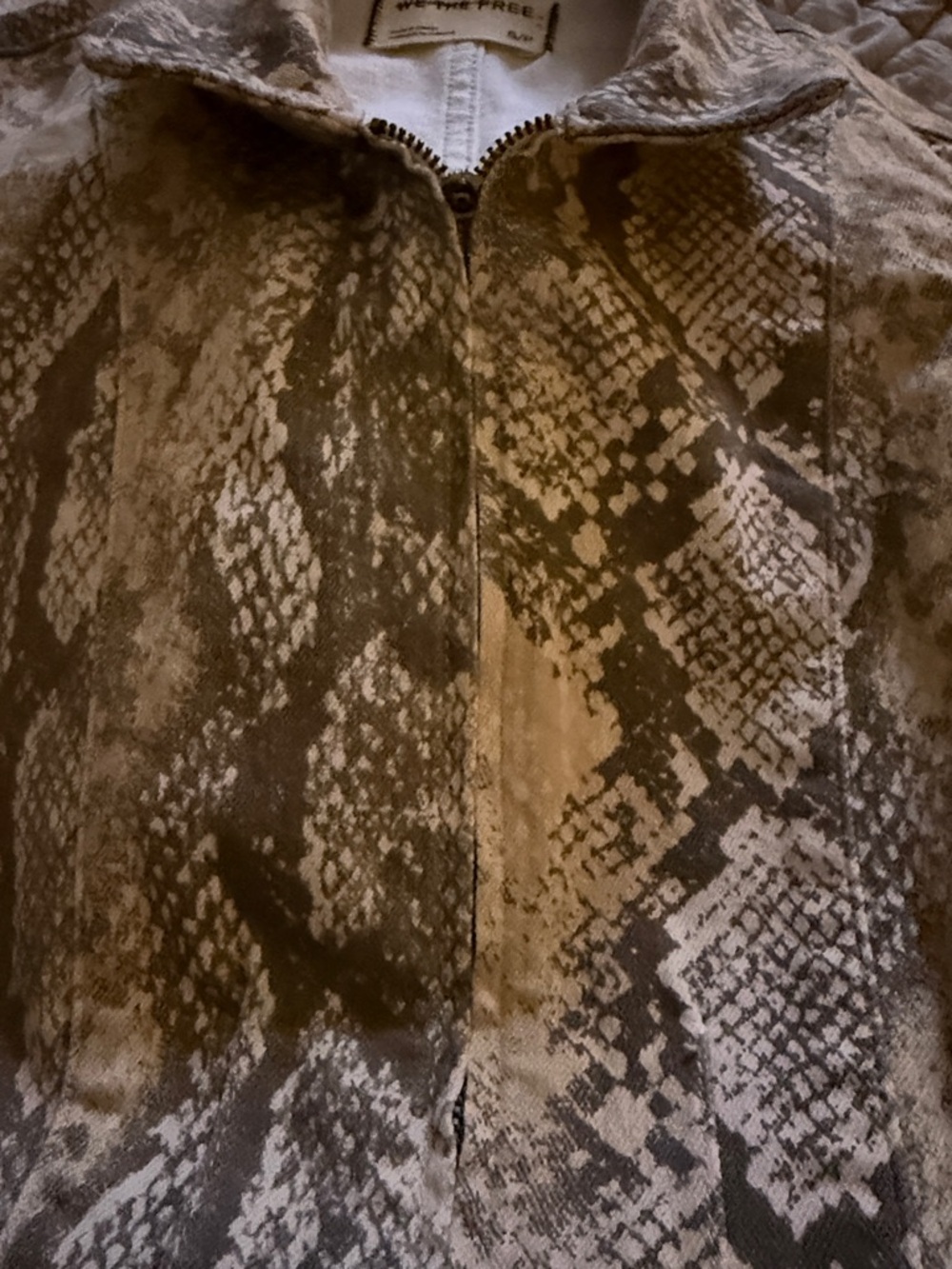 We The Free Snake-Print Flare Jumpsuit in Beige Taupe brand new with no 🏷️ - Picture 6 of 7